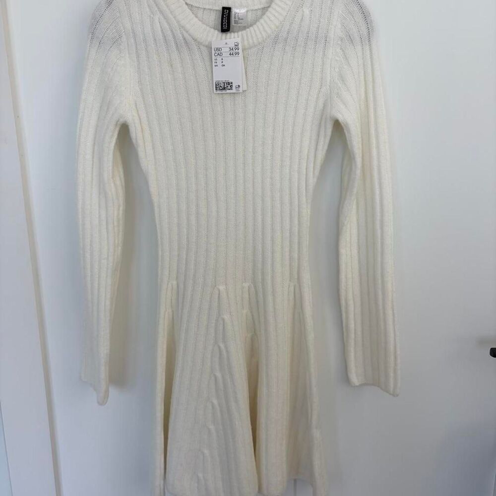 H&M white long sleeve knit sweater dress